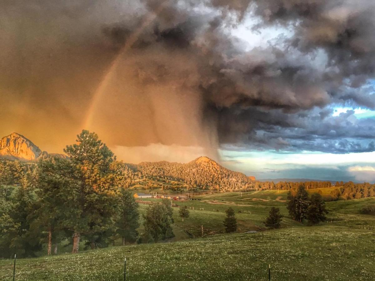 Lake Guest Ranch Villa Devils Tower Bagian luar foto