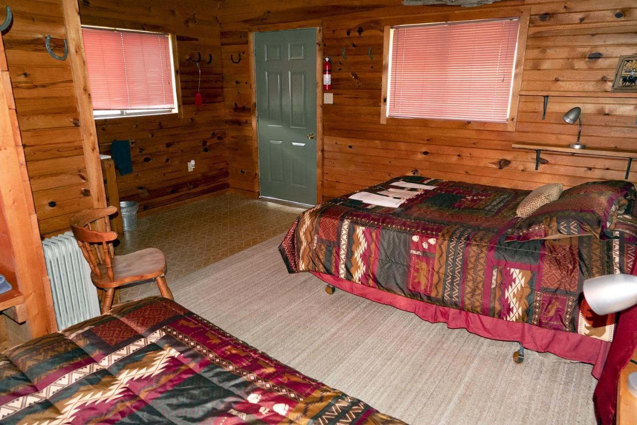Lake Guest Ranch Villa Devils Tower Bagian luar foto